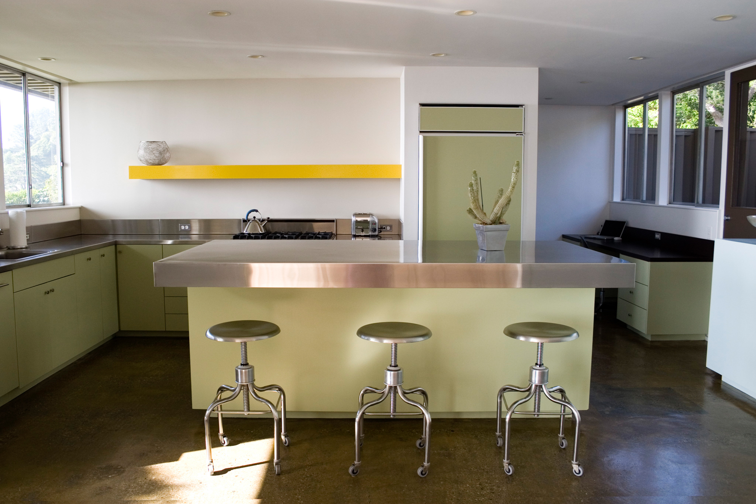 Chrome Kitchen with 3 Stools